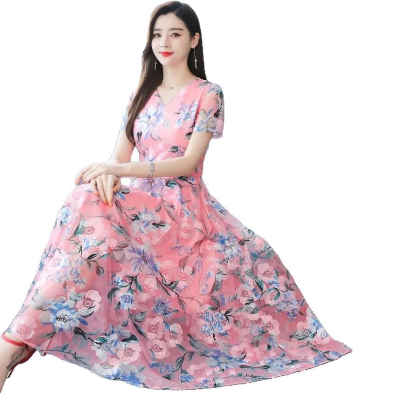 夏の韓国ドレス 2025 新しいプリント大きいサイズのスカートロング女性の母花柄中高年ビーチスカート