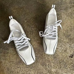 2025 新クロスストラップ浅口シングルシューズバレエシューズ女性の厚底道徳トレーニングシューズメリージェーン白靴