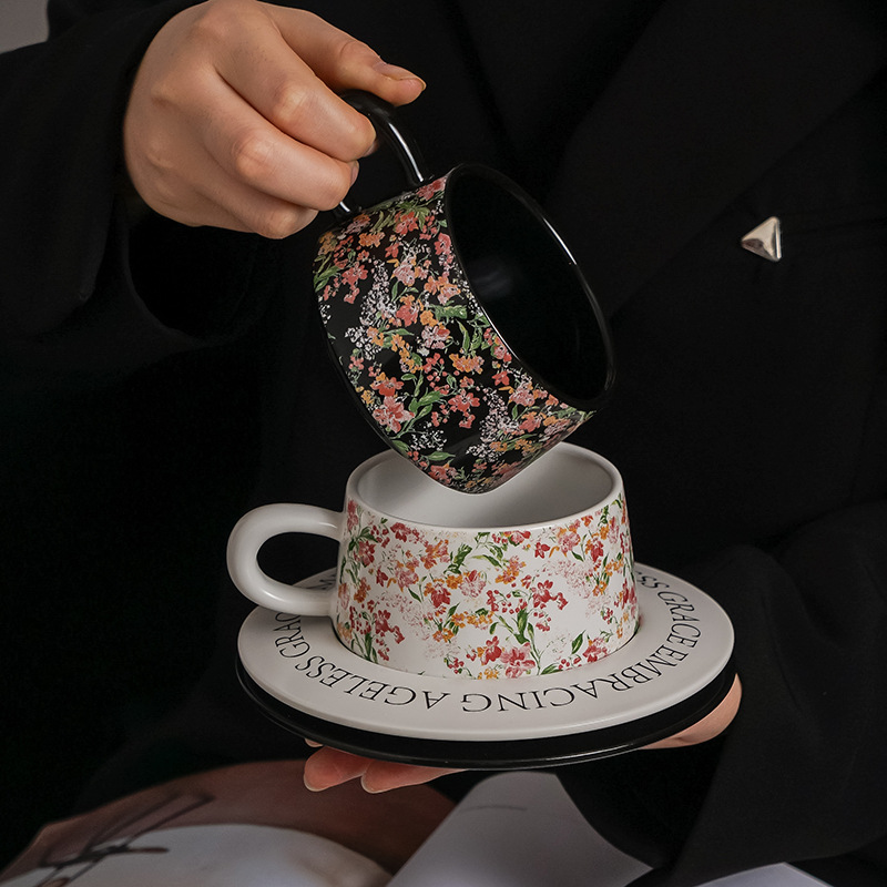 Taza de café y juego de platillos de té de la tarde con souvenirs Taza de cerámica de alto valor Caja de regalo exquisita de alta gama