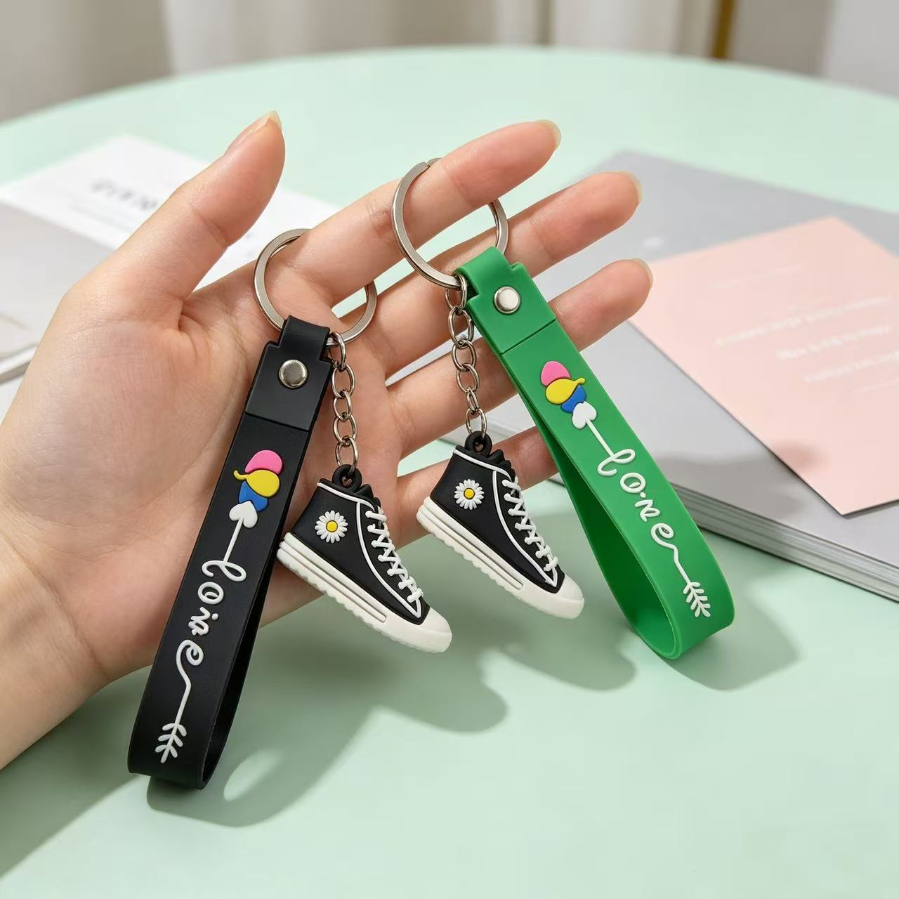 미니 데이지 운동화 키링 PVC 스트랩 열쇠고리 가방 장식