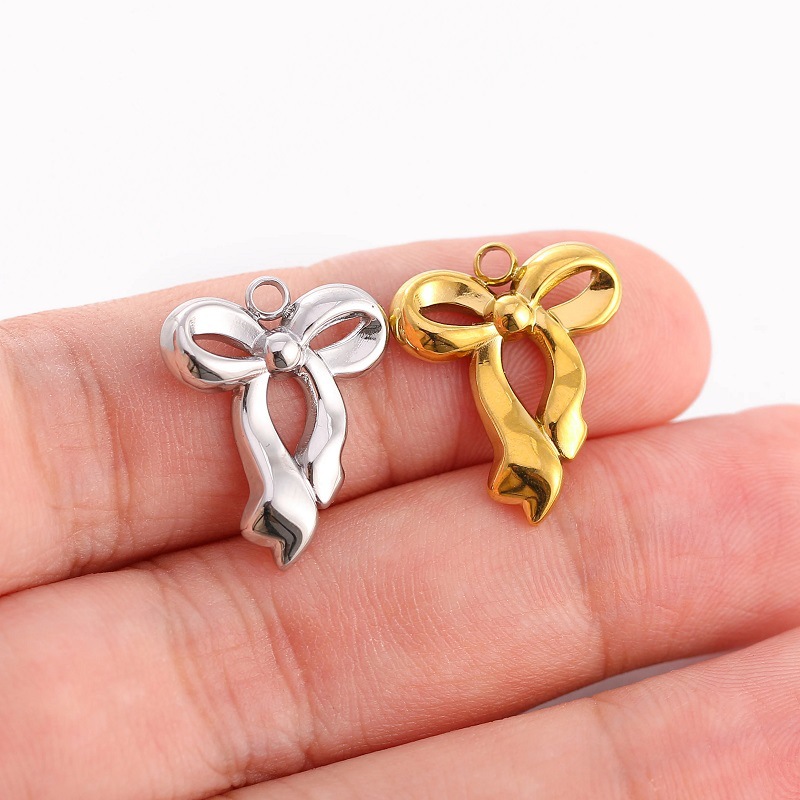 10g Weight Pendant Jewelry Making Type DIY Ornament Accessories Classification 3 PCS/Package Quantity 304 Stainless Steel Material Shamrock, Four Leaf Clover, Bow Knot Pattern All Seasons Season Plating Design Basic Style 3 PCS/Package 304 Stainless Steel Shamrock Four Leaf Clover Bow Knot Pendant 7