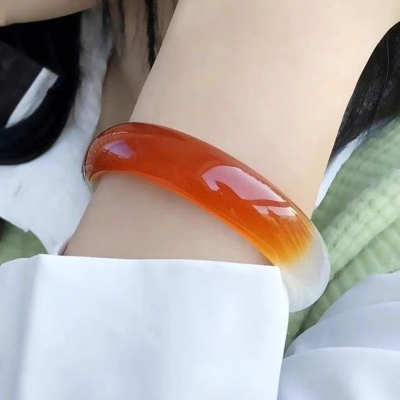 Brazilian Semi-Red Agate Jade Bracelet Women's Real Jade Fashion Girl Bracelet Red Bracelet Diverse Delivery