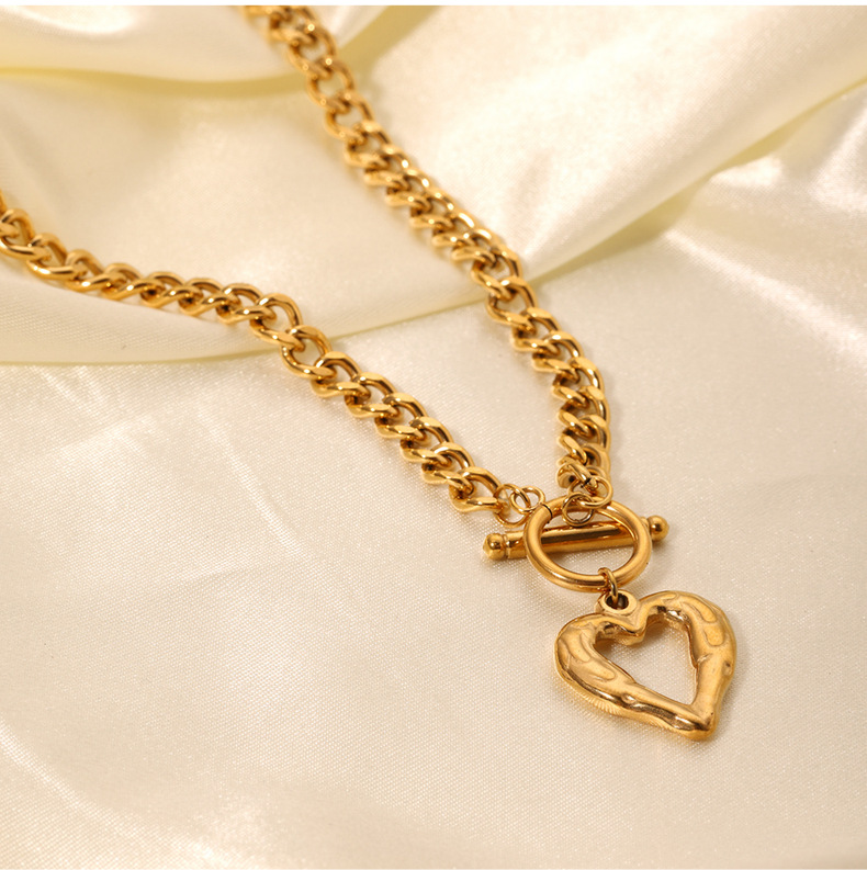 Stainless Steel 18K Gold Plated IG Style Casual Toggle Plating Hollow Out Heart Shape Pendant Necklace display picture 4