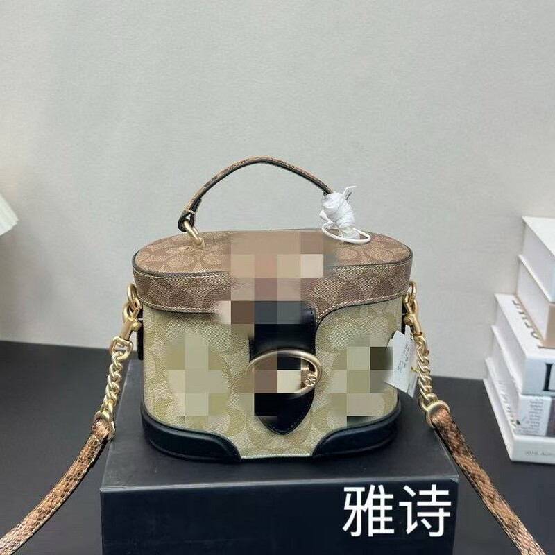 Coach's New Women's Bag Women's Handbag Trail Flip Box Bag European and American Retro Contrasting Color Cosmetic Bag