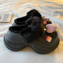 毛绒时尚加绒厚底洞洞鞋女2025年新款秋冬百搭增高保暖棉拖鞋外穿