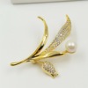 High-end zirconium, brooch, crystal, fresh cleaner from pearl, elegant clothing lapel pin, accessory, Korean style