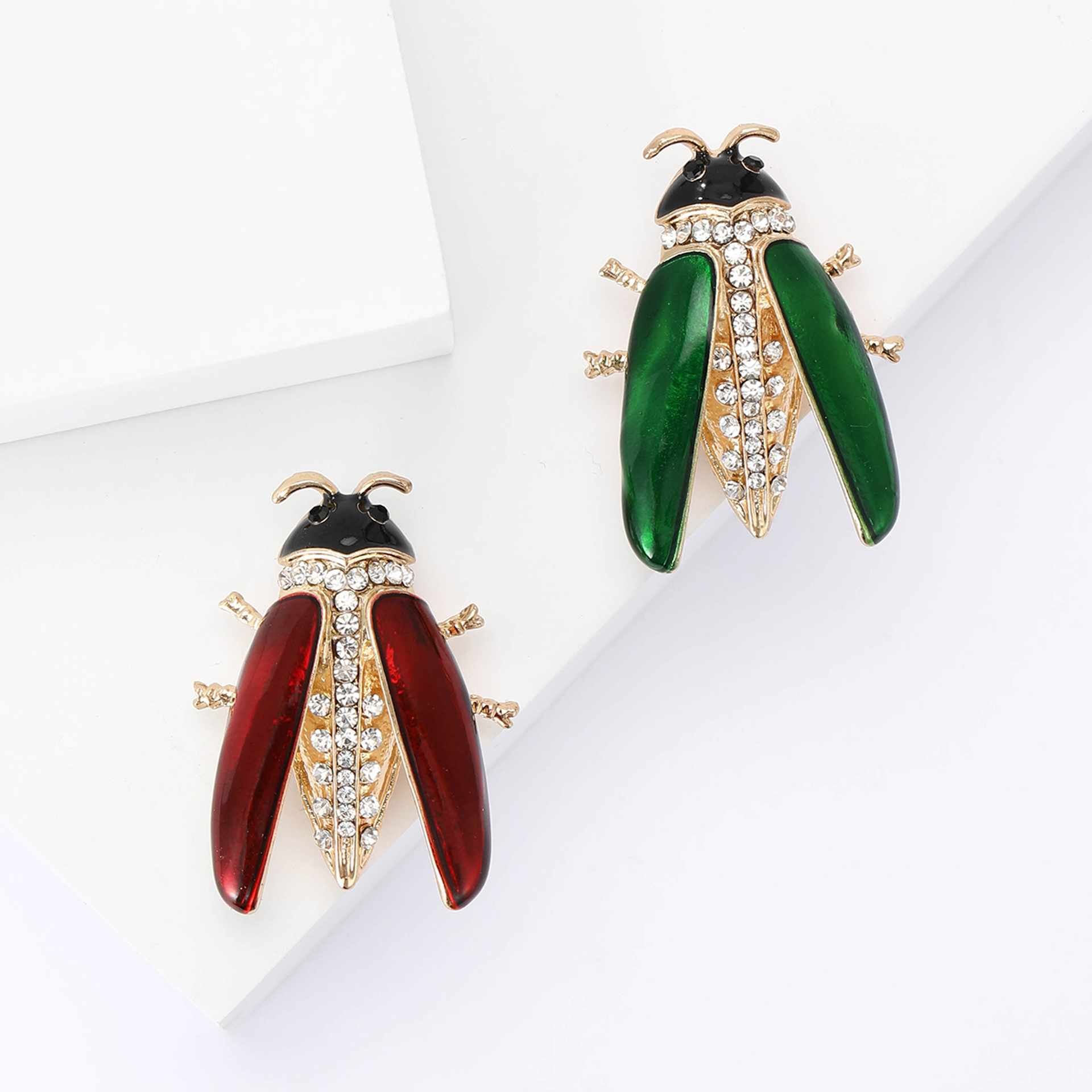 New Fashion All-match Alloy Enamel Ladybug Brooch Personalized Creative Men's and Women's Suit Cardigan Corsage Jewelry Pin