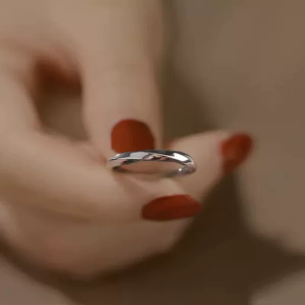 Matte Möbius Ring for Women, Simple Ins-Style Plain Ring with a High-End Feel, Niche Design, Light Luxury Open-Ended Ring