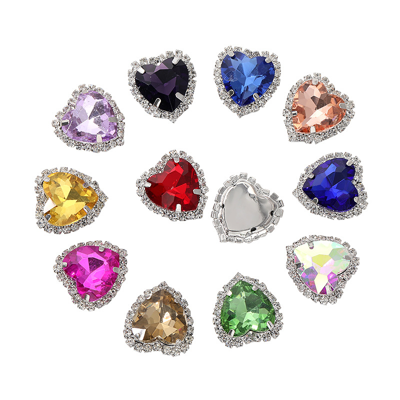 Perforación de garras de borde en forma de corazón transfronterizo Perforación artificial Perforación de diamantes cosidos a mano Adornos de zapatos Accesorios de joyería de ropa Hebilla de cristal de corazón de melocotón