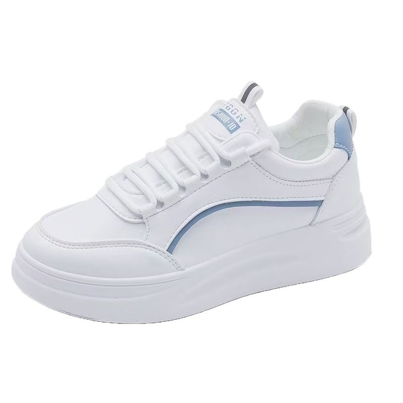 2025 primavera nuevos estudiantes Harajuku zapatos de skate pequeños zapatos blancos para mujeres versátiles coreanos zapatos de cuero deportivo de suela gruesa