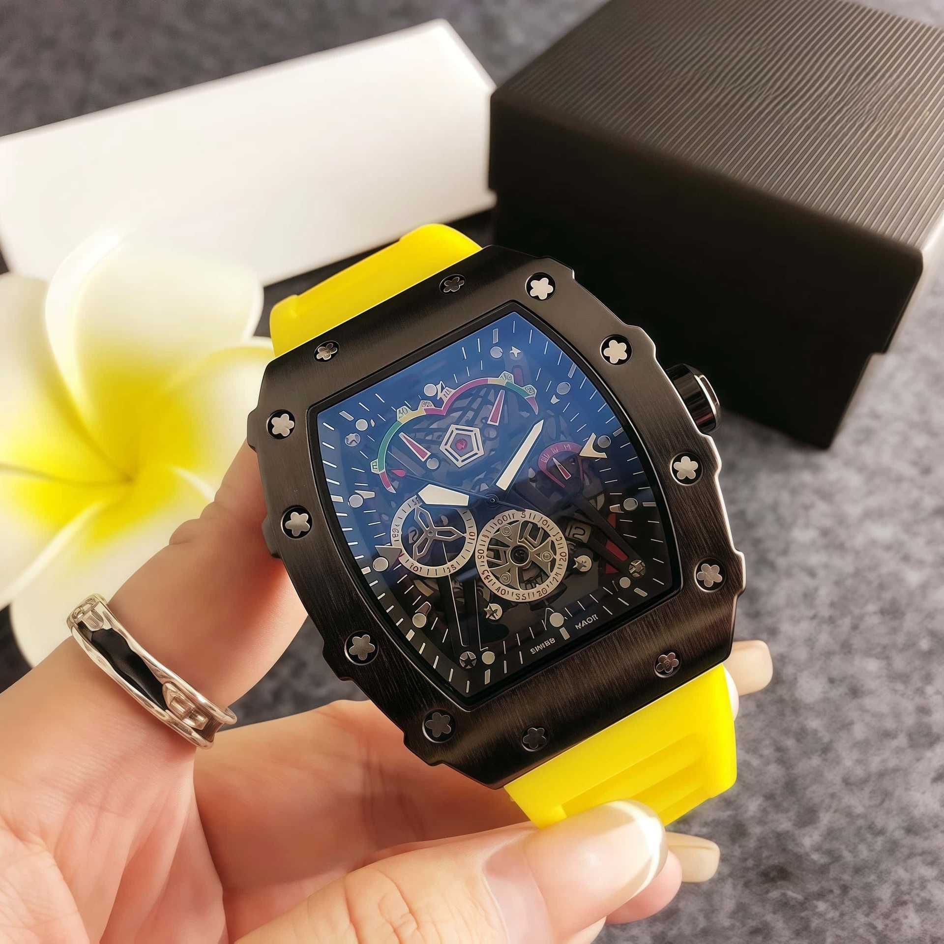 Watch New Men's Fashion Luxury Wrist Watch Watch Trend Casual Racing Barrel Shape Casual Men's Watch