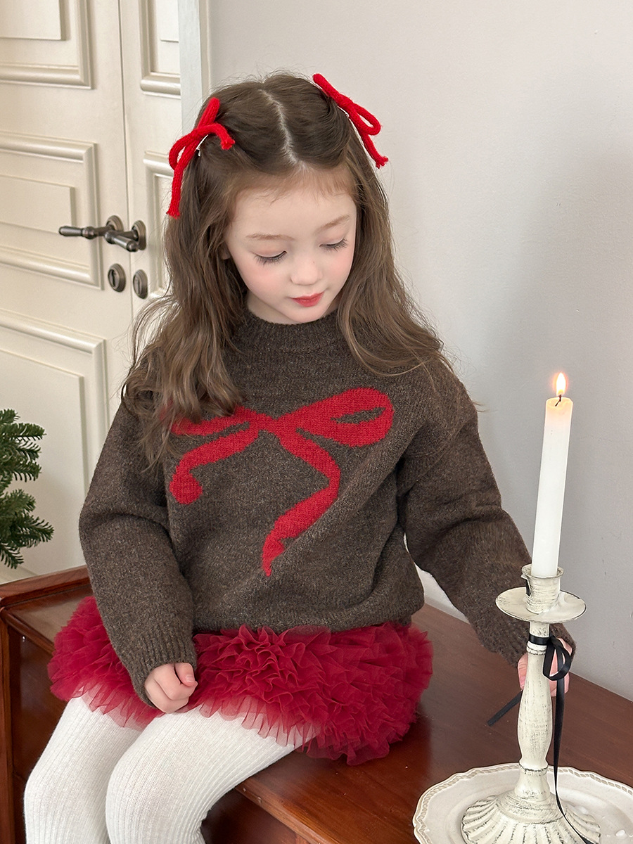 艾摩貝の子供服の韓国版2024冬の女の子の洋風の甘い蝶結びのジャカードの厚いニットのセーター