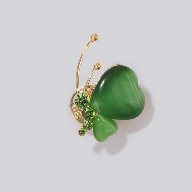 New Green Cat's Eye Stone Heart Butterfly High-End Brooch for Women Anti-Exposure Safety Pin Cute Japanese-Style Pin Accessory Wholesale