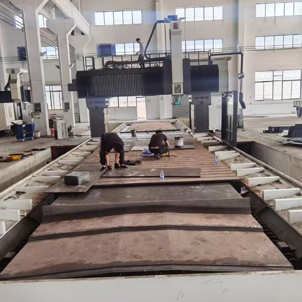 出售龙门加工中心，数控立车，单动薄扳液压机，数控外圆磨