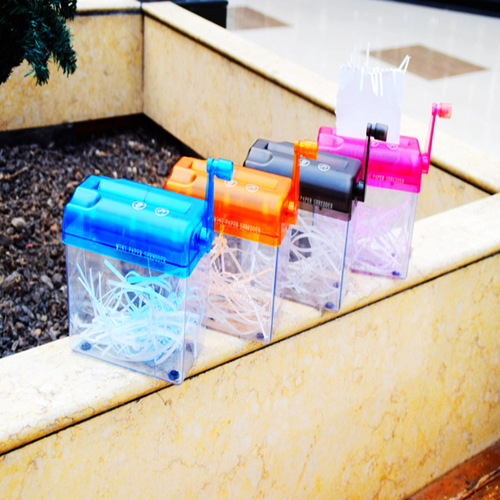 Cross-border hot-selling office home A6 mini manual shredder desktop hand-cranked document shredder directly supplied from the manufacturer