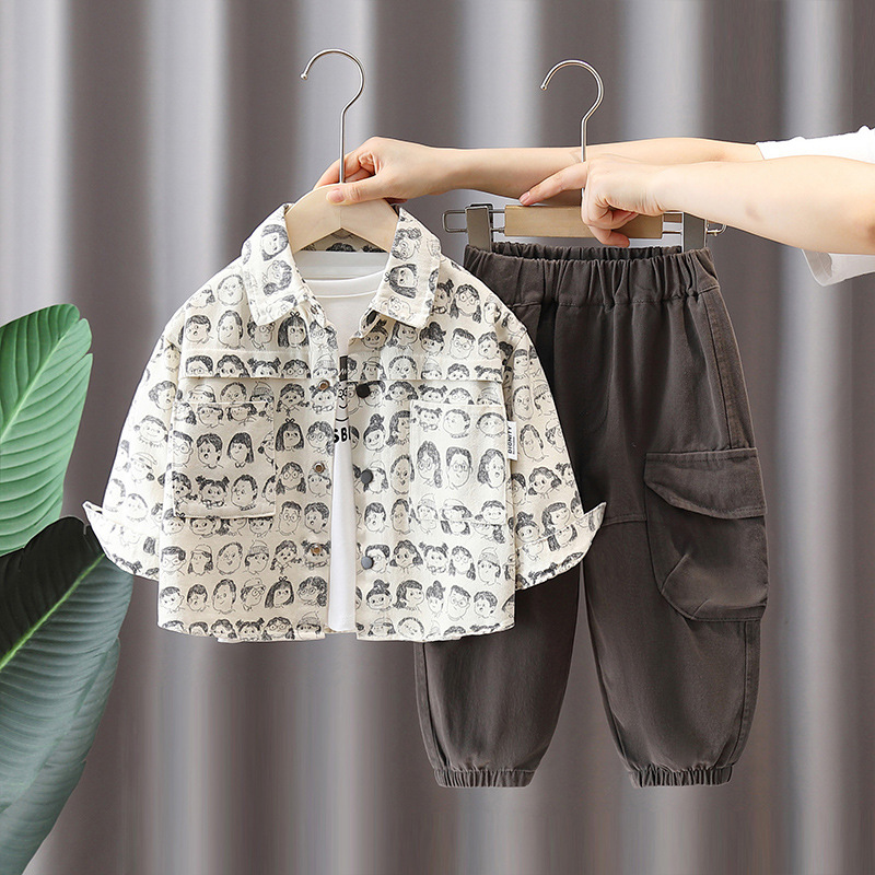 6233 conjunto de niños primavera y otoño 2025 nuevo chaqueta de camisa de aire extranjero para niños ropa de otoño roja de tres piezas