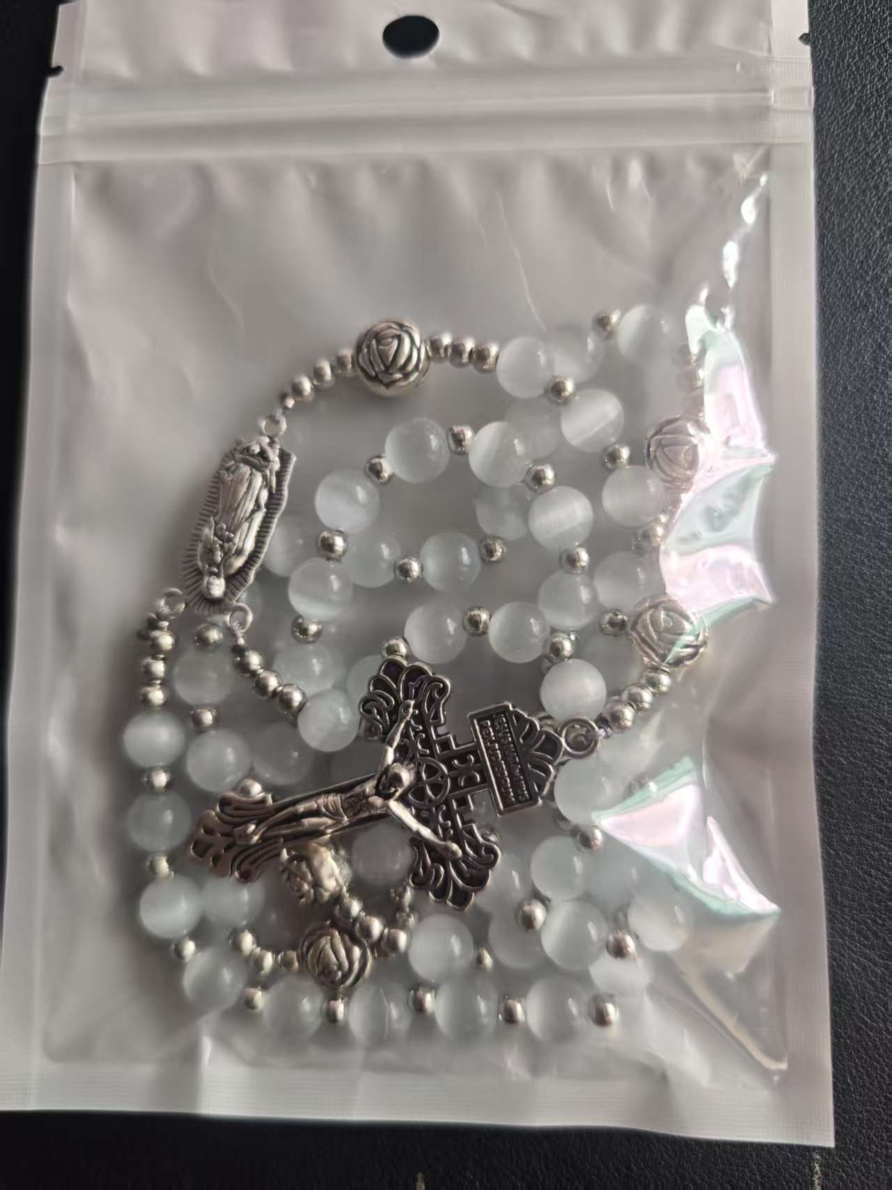 2022 verano nuevo transfronterizo negro natural cuentas redondas cadena larga negro Ball piedra Cruz Rosario collar de los hombres al por mayor