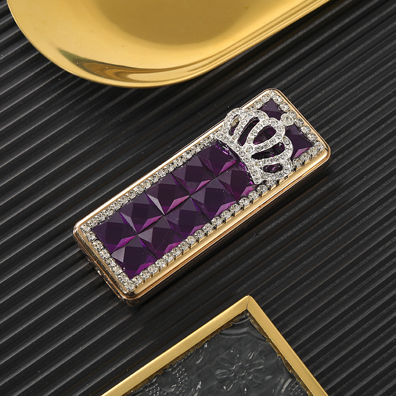 진한 보라색 + 왕관