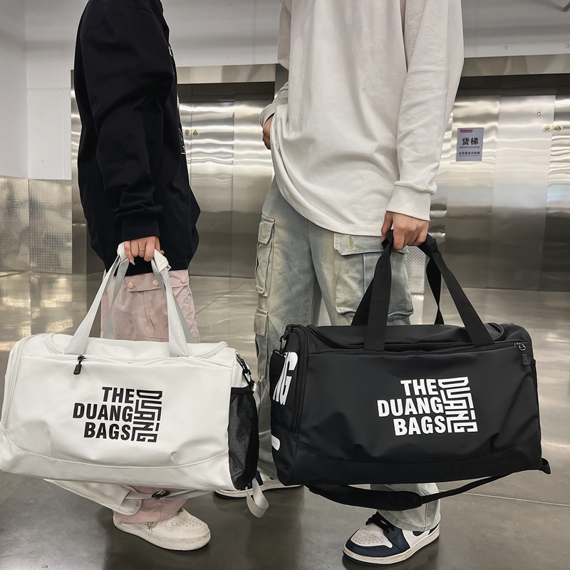 Fashionable trend capacious handheld design travel bag to go out