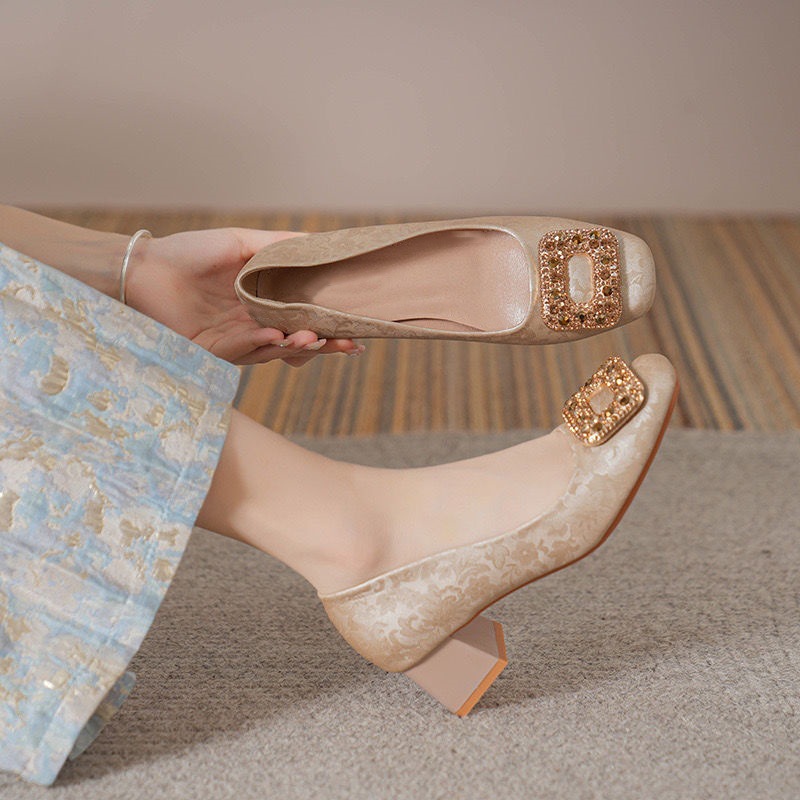 New Chinese Style Square Buckle Shallow Mouth High Heels for Women, Fashionable Retro Square Toe Rhinestone Spring and Autumn New Thick Heel Shoes