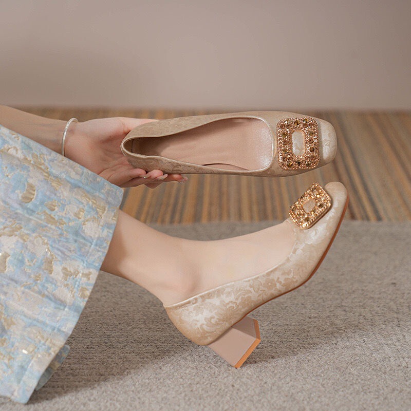 New Chinese Style Square Buckle Shallow Mouth High Heels for Women, Fashionable Retro Square Toe Rhinestone Spring and Autumn New Thick Heel Shoes