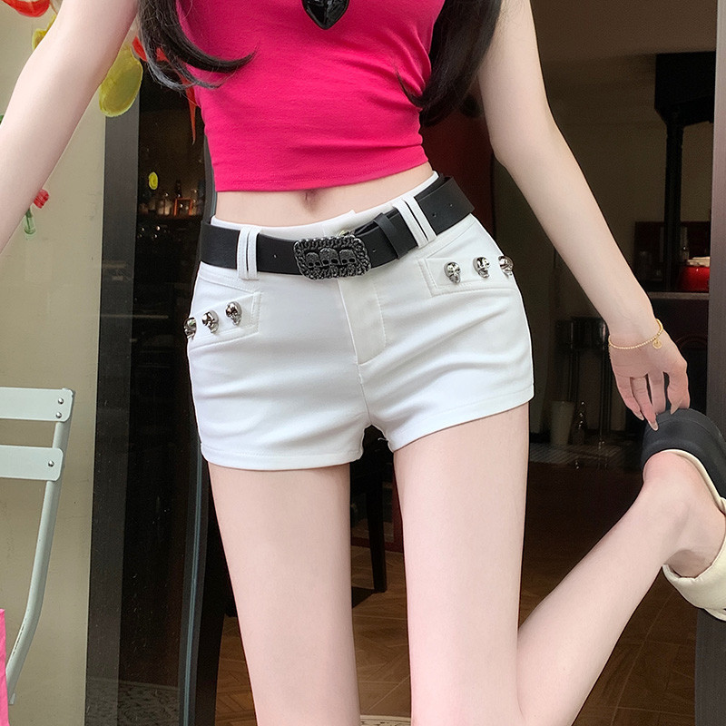 In-Stock New Low-Waist Studded Hip-Enhancing Denim Ultra-Short Shorts for Women, 2026 Summer New Slim-Fit Flattering Hot Pants