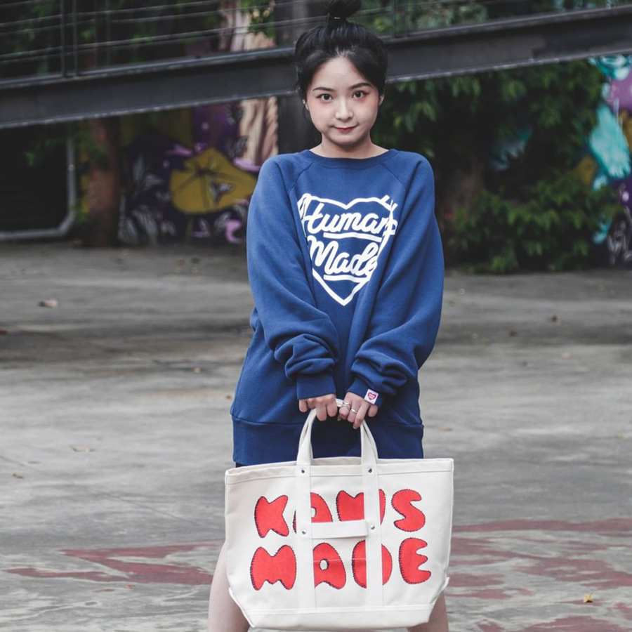 Marca de moda japonesa letras de amor impresión de cuello redondo pareja holga con camisa de vello