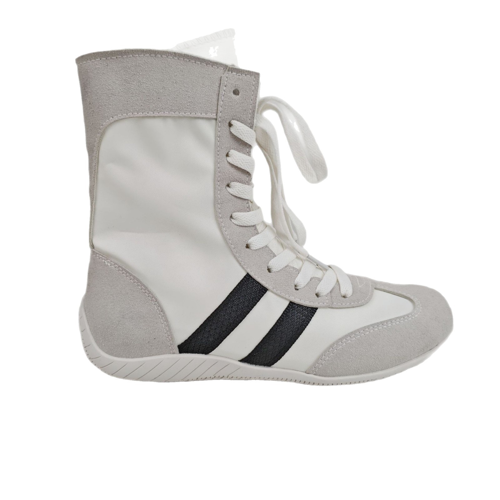 A9921ins viento super caliente botas martin mujeres 2025 verano nuevos zapatos de skate transpirables de moda zapatos de entrenamiento de alta altura