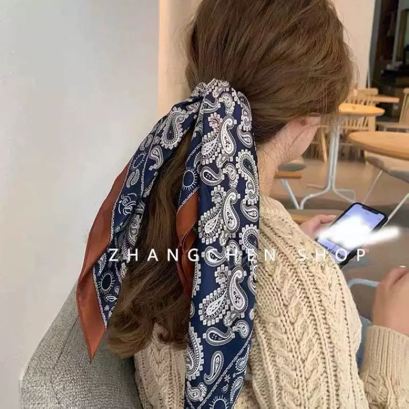 Платок‑квадрат Korean INS с кешью‑принтом, 70×70 см, шелковистый, ретро‑стюардессный стиль
