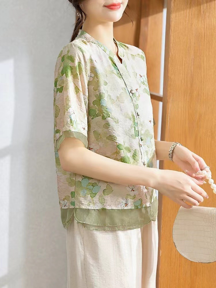 라이트 그린 탑