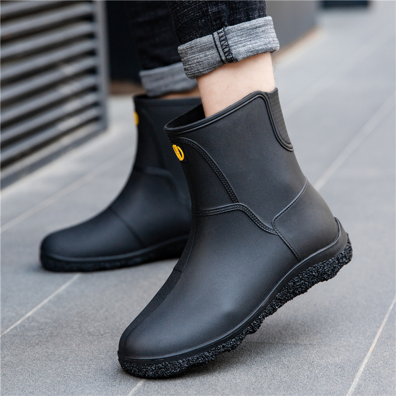 Moda Botas de lluvia de media pantorrilla para hombres al aire libre verano juvenil zapatos impermeables Meituan para llevar zapatos de goma Botas de lluvia de invierno de moda