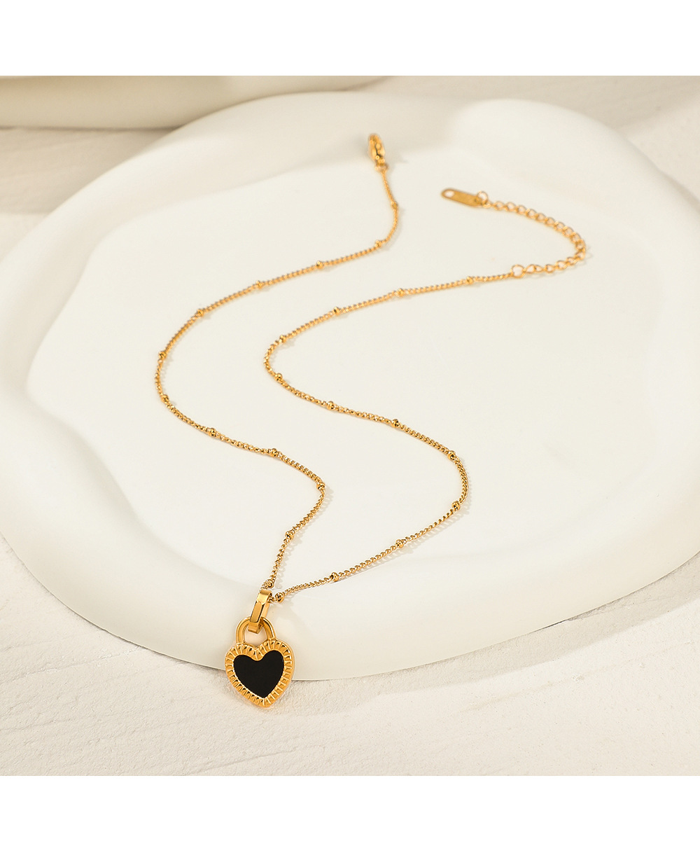 Retro Heart Shape Stainless Steel Plating Pendant Necklace 1 Piece