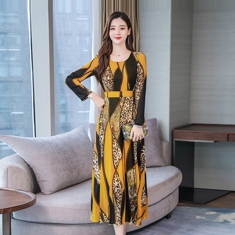 2025 Four Seasons Women's Robe Long Sleeve Dress Extra Long Swing Fashion Printed Bohemian Dress 2025 Four Seasons Women's Robe Long Sleeve Dress Extra Long Swing Fashion Printed Bohemian Dress