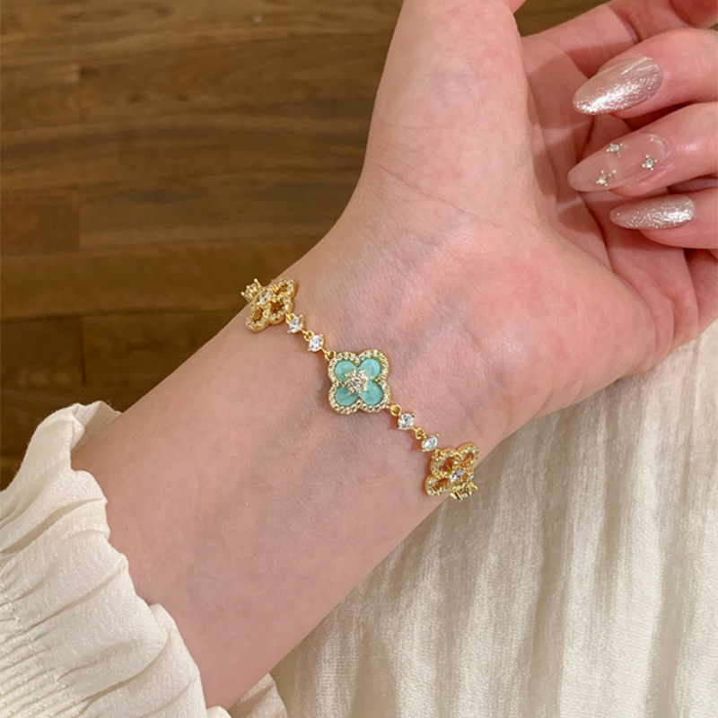 14K Real Gold Electroplated Zircon Flower Pendant Bracelet with a Unique Design, Exquisite and Versatile Hand Accessory for Women 14K Real Gold Electroplated Zircon Flower Pendant Bracelet with a Unique Design, Exquisite and Versatile Hand Accessory for Women