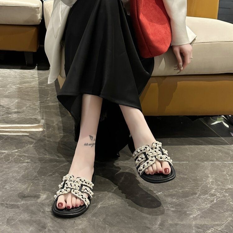 2026 New Versatile Pearl Outdoor Slippers 2025 Summer New Flat Sandals Fashionable Fairy Beach Slippers for Women 2026 New Versatile Pearl Outdoor Slippers 2025 Summer New Flat Sandals Fashionable Fairy Beach Slippers for Women