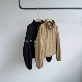 女式毛呢外套;休闲裤;女式衬衫