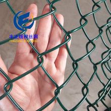 pvc包塑铁丝勾花网围栏球场护栏户外隔离防护网果园网养殖栏狗网