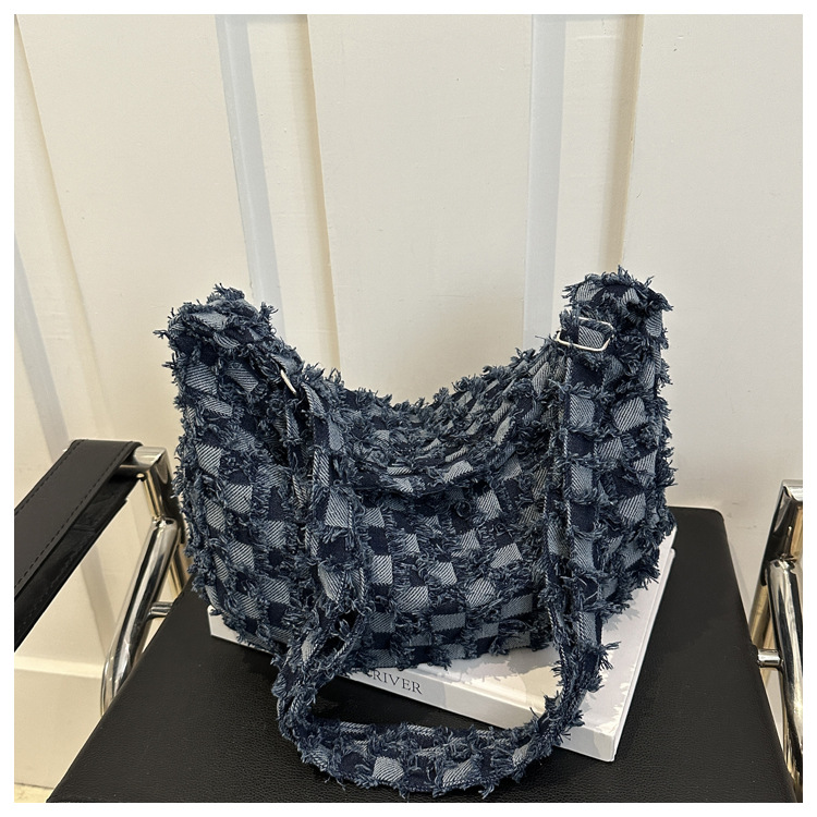 Casual and fashionable crossbody bag 2025 new style large-capacity simple checkered single-shoulder bag, personalized and versatile, lightweight underarm bag undefined