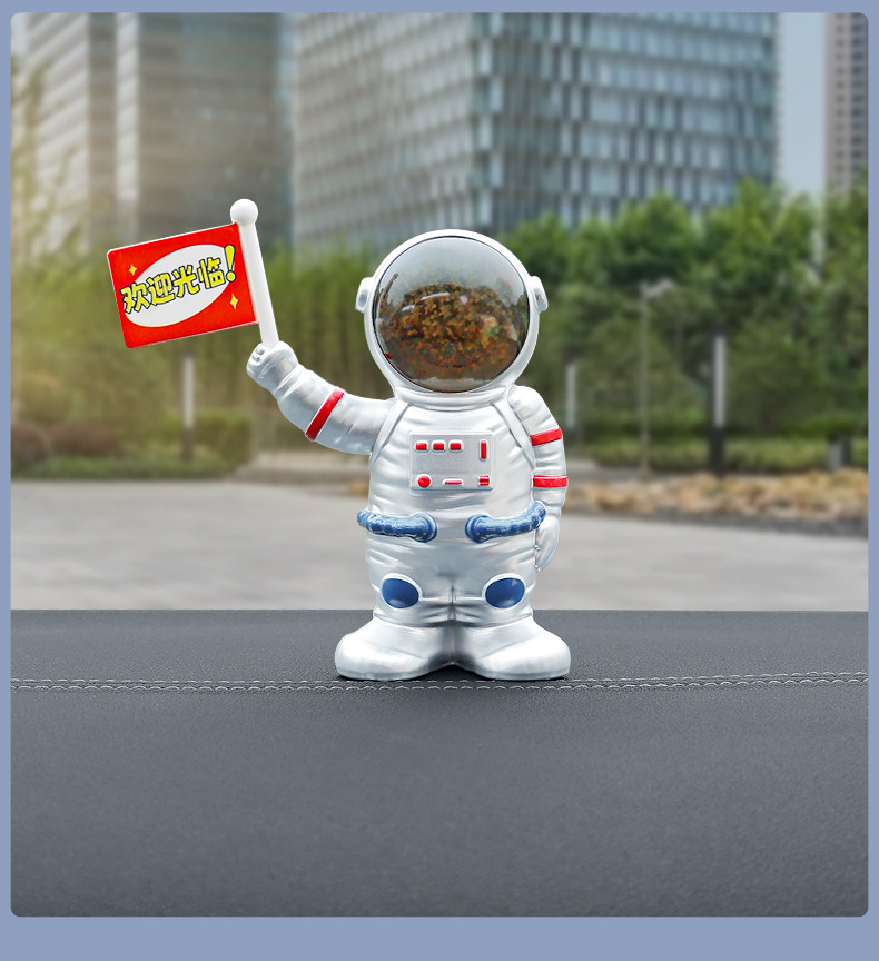 Car ornaments astronaut solar swing car creative hot language astronaut car center console decoration supplies