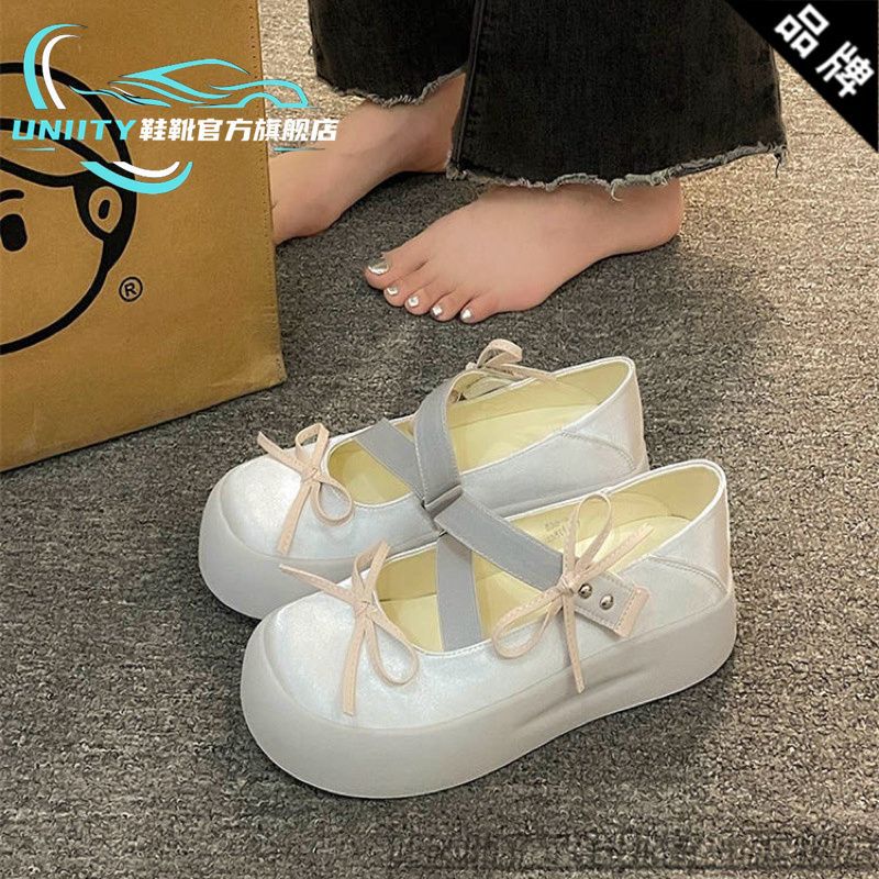 Zapatos de arco de verano 2024 nuevos nichos dulces y frescos dos zapatos de moda casuales con suela gruesa Mary Jane de moda