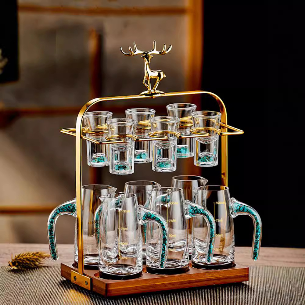 Taza de cristal de licor blanco dispensador de licor porta taza set doméstico de lujo ligero de gama alta pequeña taza de munición de licor un sorbo de taza de vino