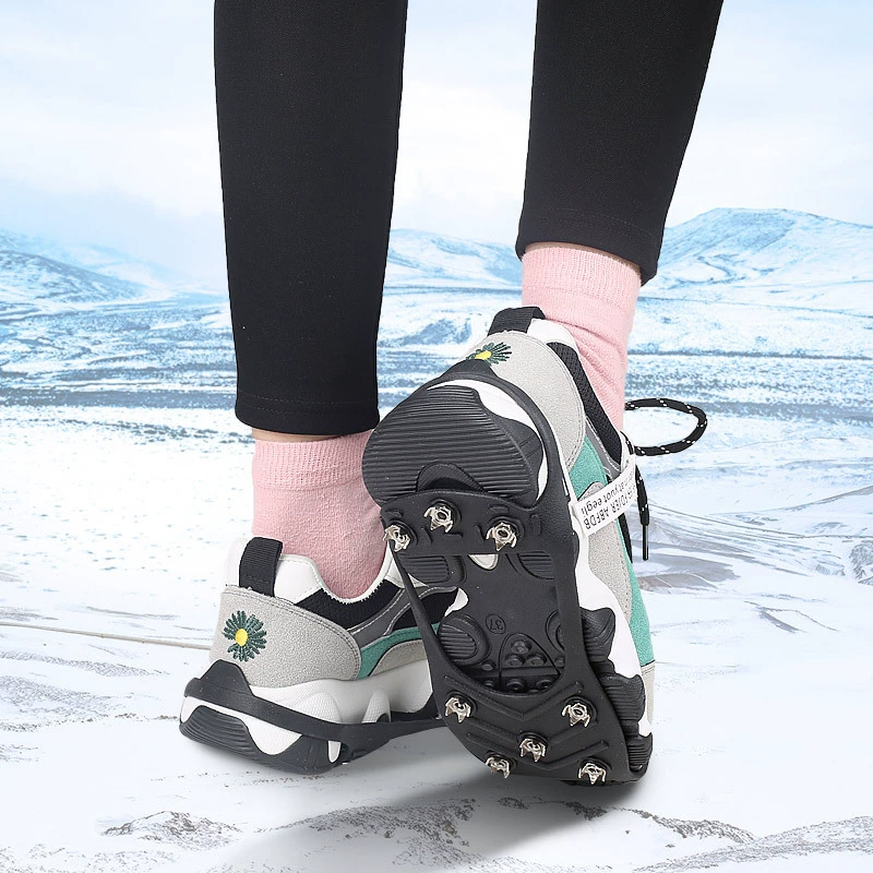 Уличная поверхность снежного льда Нескользящий чехол для обуви с восемью зубьями Простой нескользящий чехол с защитой от падения с восемью зубьями для мужчин и женщин Легко носить и снимать