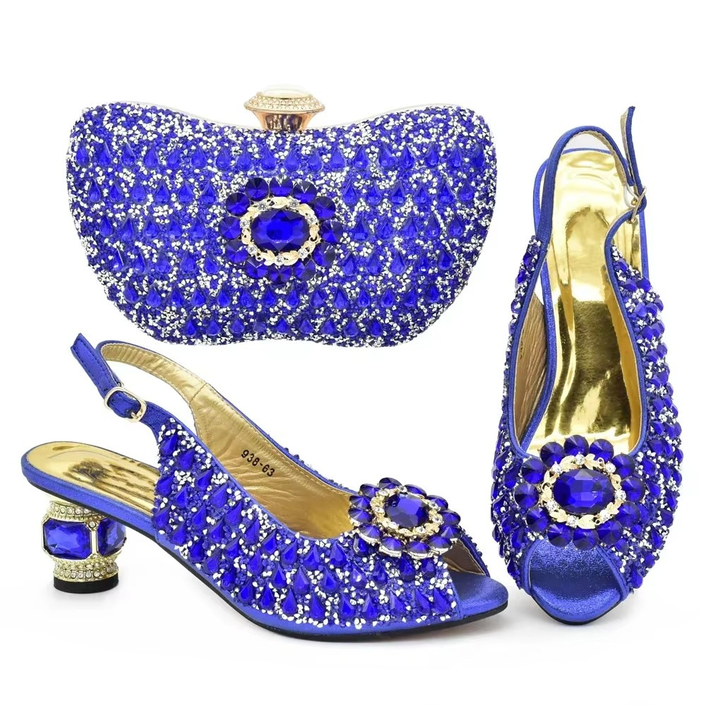 The party is paired with rhinestone round head fish mouth sandals and light hand bag set with large flash diamonds_voghion.com