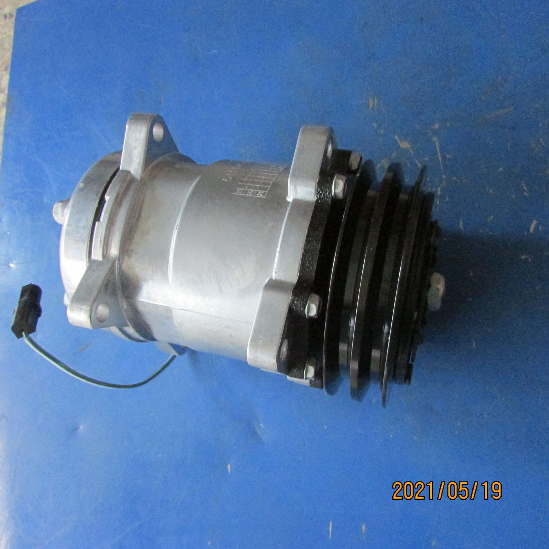 供应徐工装载机空调配件860165403 SE5H14(24V)压缩机总成