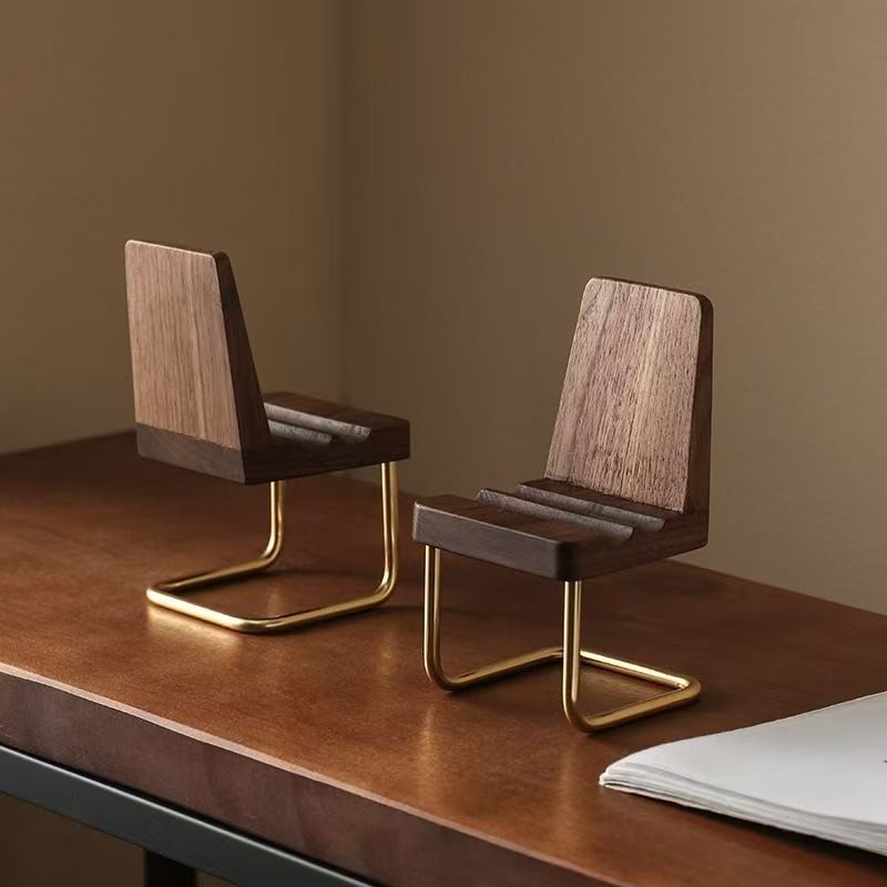 Decoraciones de escritorio creativas de madera de latón silla de madera maciza soporte de teléfono móvil taburete de madera de nuez