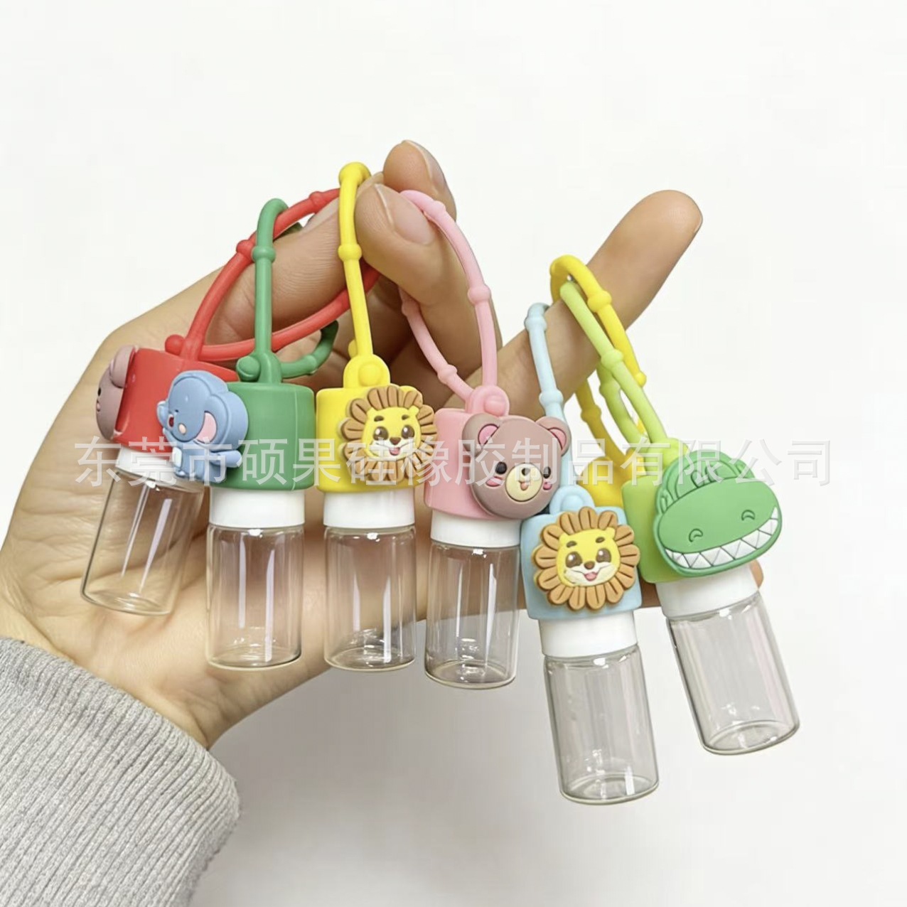 工厂直发1.5ml/3ML/5ML滚珠精油瓶套卡通硅胶套便携家居出行日用