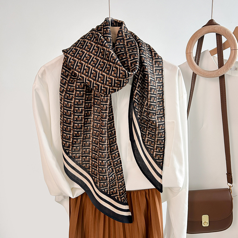 Bufanda paralela Bufanda de temperamento de moda de primavera y otoño para mujer Bufanda de seda de imitación Bufanda paralela impresa de disposición repetida de alta calidad