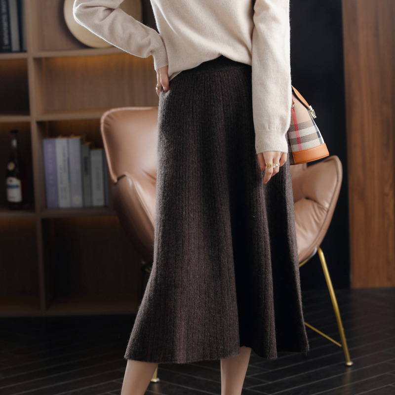 Autumn woolen knitted pleated skirt