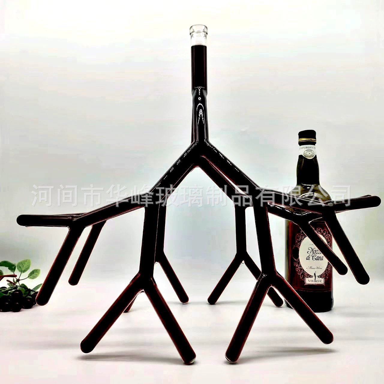 Glass wine decanter for whiskey
