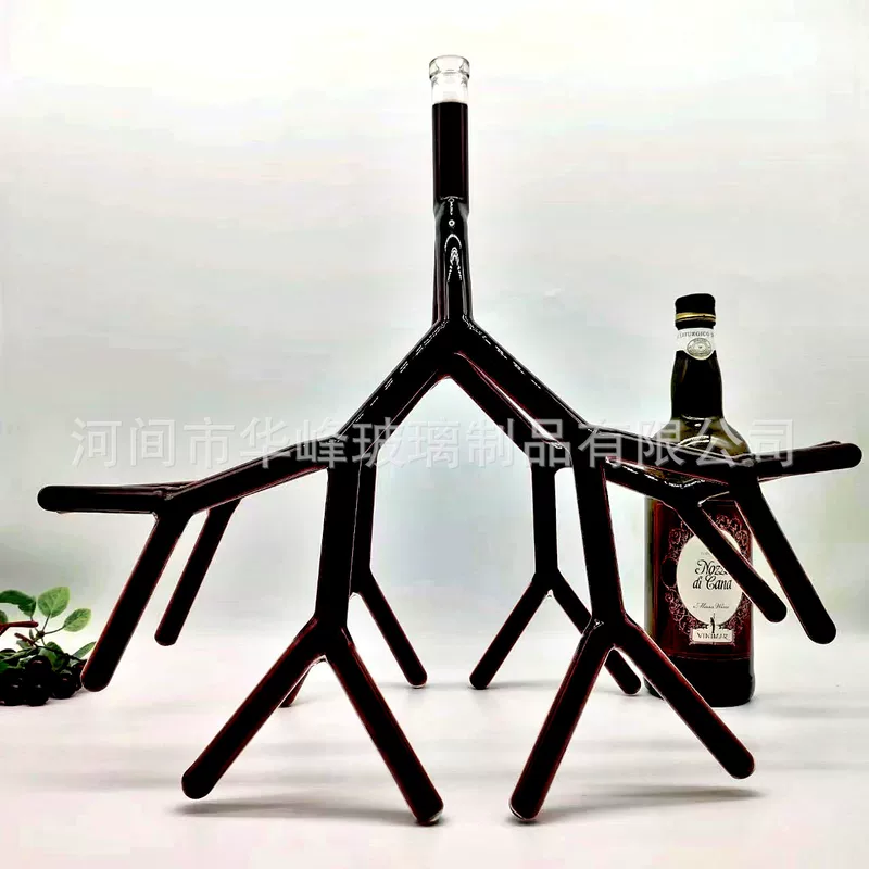 Glass wine decanter for whiskey